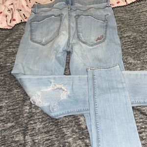 Light Denim Express Jeans. Super soft and stretchy* LIKE NEW, NO TAGS,NO FLAWS*